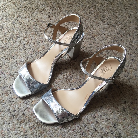 NWOT Badgley Mischka Jewel silver sequin strappy chunky heel dress sandals - Picture 2 of 8